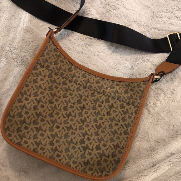 NWT DKNY Crossbody Purse - Picture 4 of 14